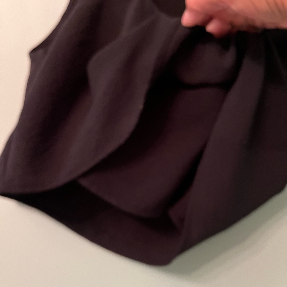 VICI Wide,flared Crop tank - Picture 4 of 8